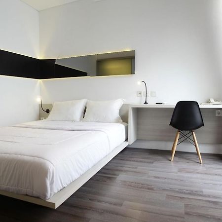Tujutiga Suites Jakarta Kültér fotó