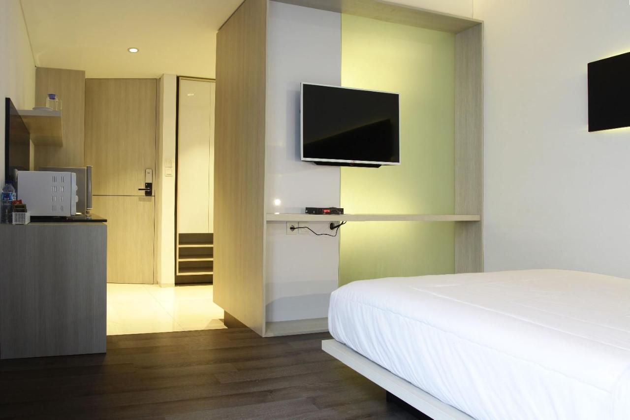 Tujutiga Suites Jakarta Kültér fotó