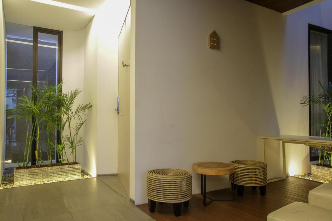Tujutiga Suites Jakarta Kültér fotó