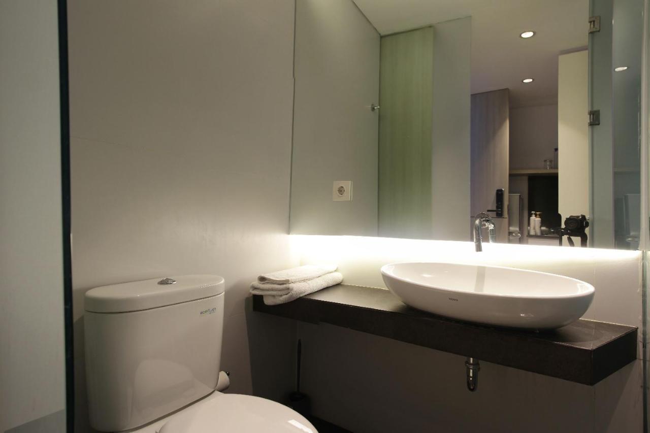 Tujutiga Suites Jakarta Kültér fotó