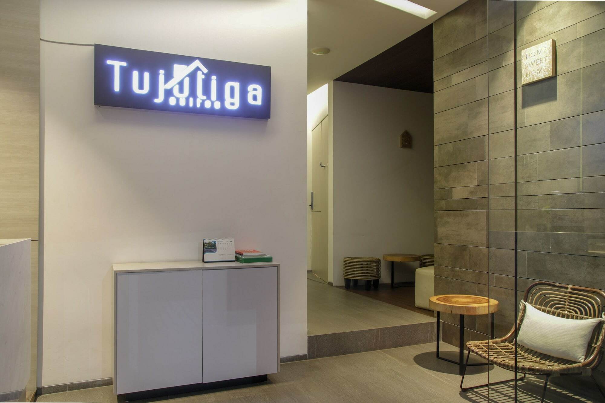 Tujutiga Suites Jakarta Kültér fotó